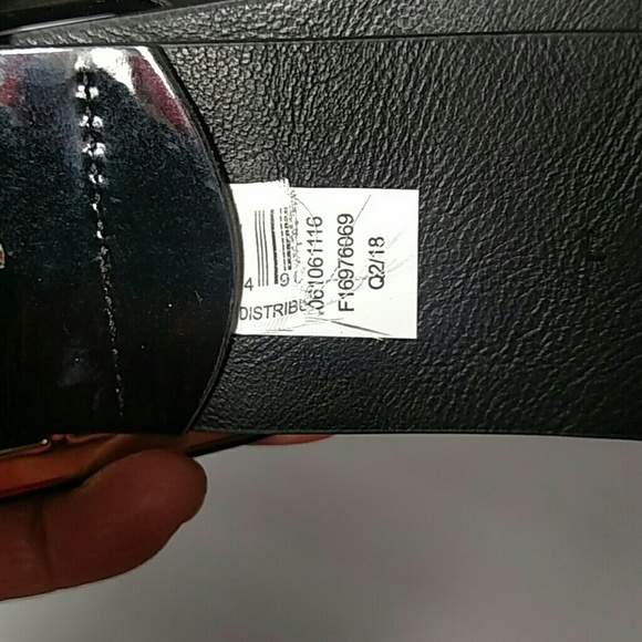 NWOT Target Faux Leather BLACK Shiny Stretchy Belt - Picture 3 of 3